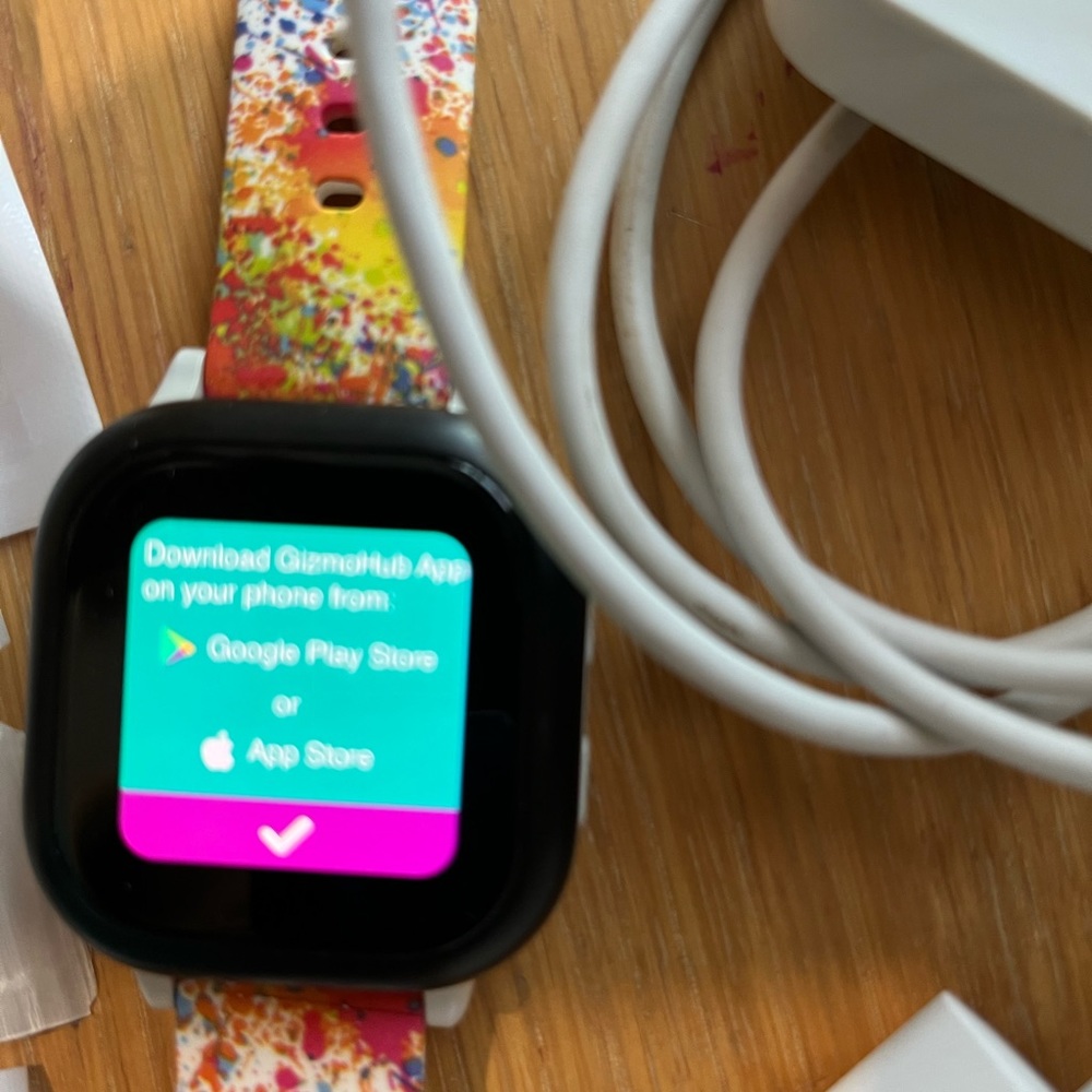 Gizmo kids watch Verizon compatible with 6 bands. EUC